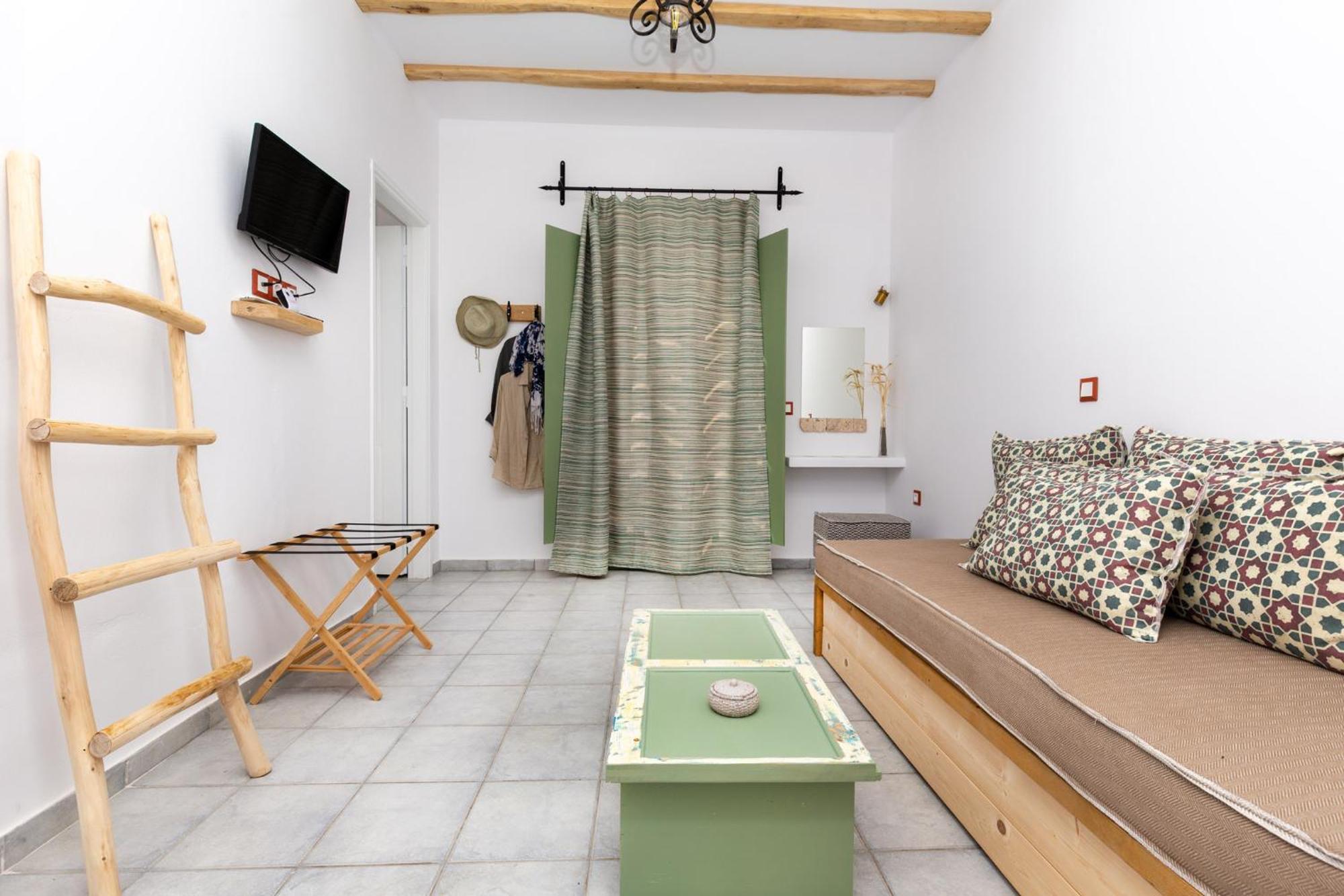 Ailouros Summer Hotel Schoinoussa 외부 사진
